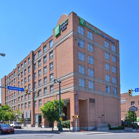 Holiday Inn Express & Suites Buffalo Downtown By Ihg Eksteriør billede